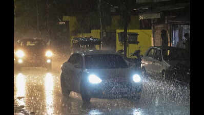 Rainfall breaks sultry spell, many areas in Sangam City waterlogged