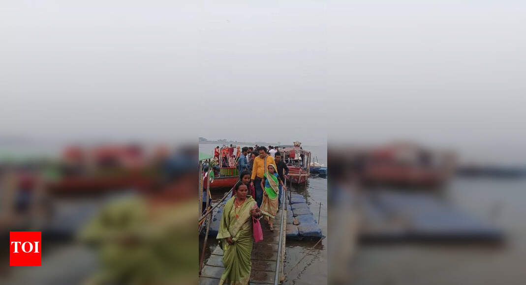 Visitors to Patratu miss ‘cruise’ boat rides | Ranchi News - Times of India