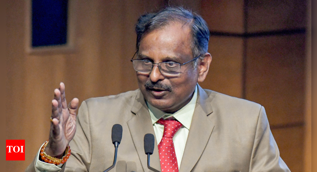 भारत-पाकिस्तान में तनाव की पृष्ठभूमि के खिलाफ, 10 उपग्रह लगातार भारत की सुरक्षा सुनिश्चित करने के लिए काम कर रहे हैं: इसरो प्रमुख | भारत समाचार