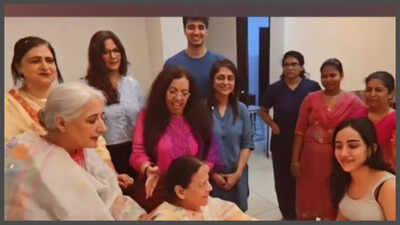 Gauri Spratt joins Aamir Khan as he celebrates Mother's Day with mom Zeenat Hussain and family - See Inside Photos