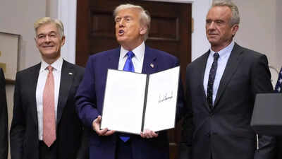  Donald Trump signs executive order giving drugmakers 30 days to slash drug prices