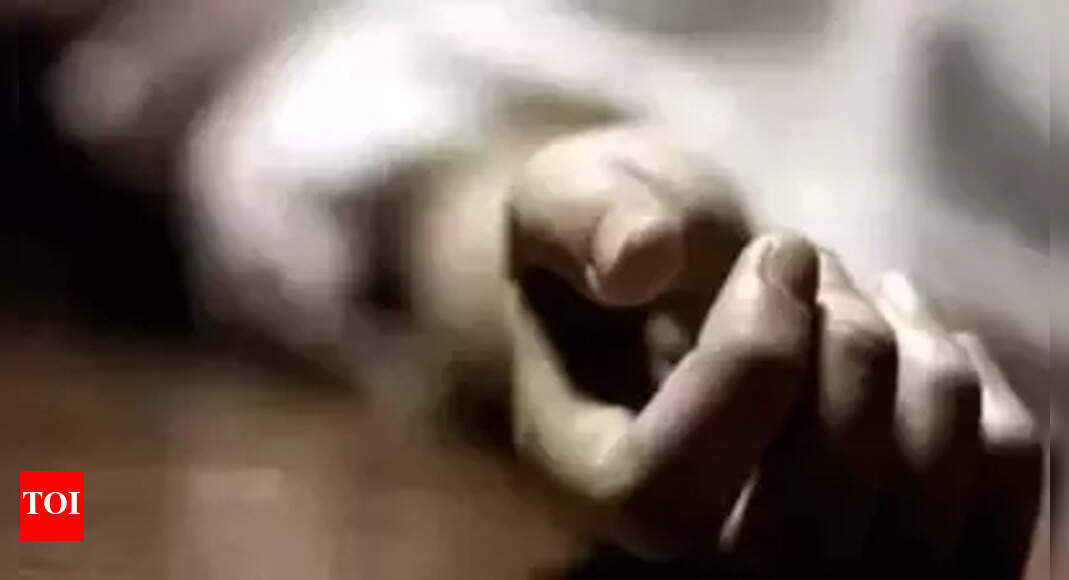 幸运的逃生3个学生,也是在巴厘岛与老师一起在筏子上孟买新闻 幸运的逃生3个学生,也是在巴厘岛与老师一起在筏子上孟买新闻