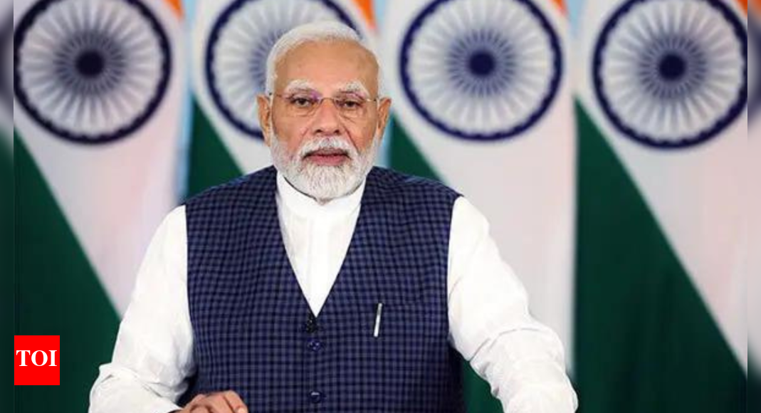 Kashmiri hoteliers want PM Modi to appeal tourists to visit Valley