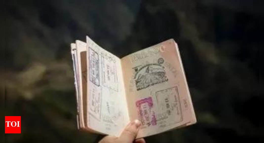 ब्रिटिश श्रम सरकार ने अपने वीजा मार्गों पर गंभीर प्रतिबंधों का खुलासा किया है, जो प्रवासियों को कम स्तर के योग्यता के साथ परिश करता है