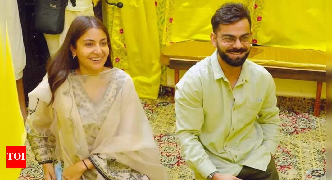 वॉच: रिटायरमेंट के बाद का दिन, विराट कोखली ने अनुष्का शर्मा के साथ वृंदावन का दौरा किया फील्ड न्यूज से बाहर