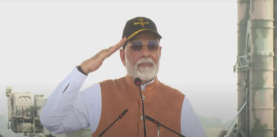 शीर्ष एयरबेस एयरबेस एयरबेस में मोदी प्रधान मंत्री का पता: 