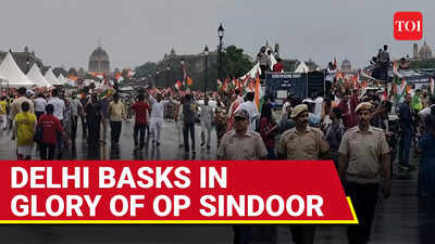 Indians Wave Tricolour With Pride To Celebrate Op Sindoor Against Pak | Surreal Moment In Delhi