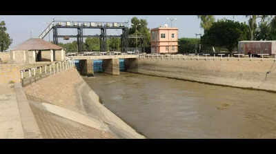 Raj reopens IG canal to supply drinking water to border dists