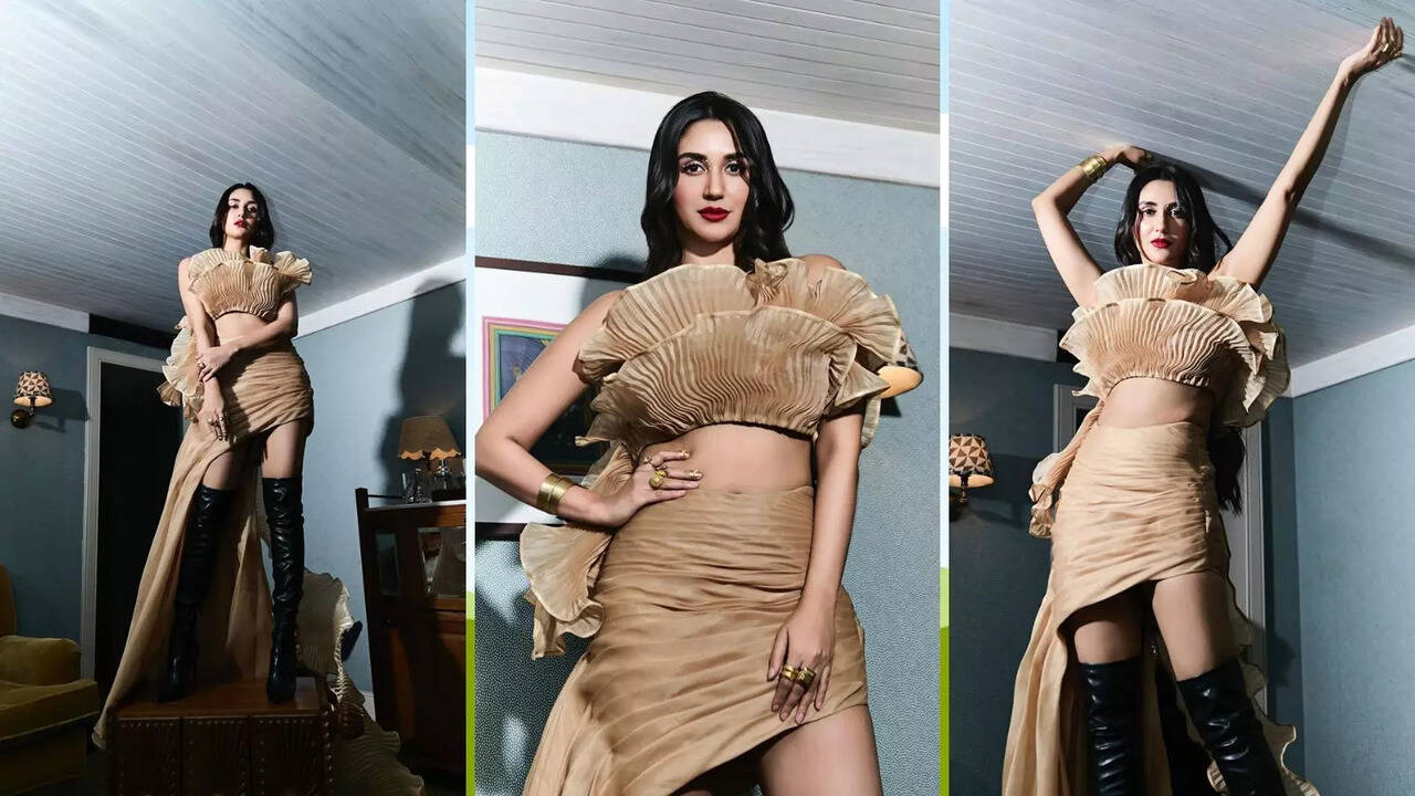 Nikita Dress (Rose gold)