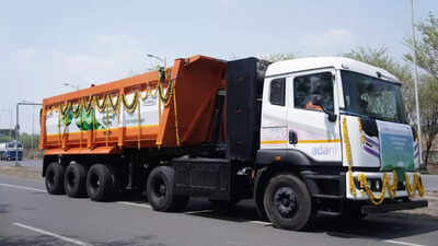Adani flags off India's first Hydrogen-run truck: 40-tonne capacity, 200 km range!