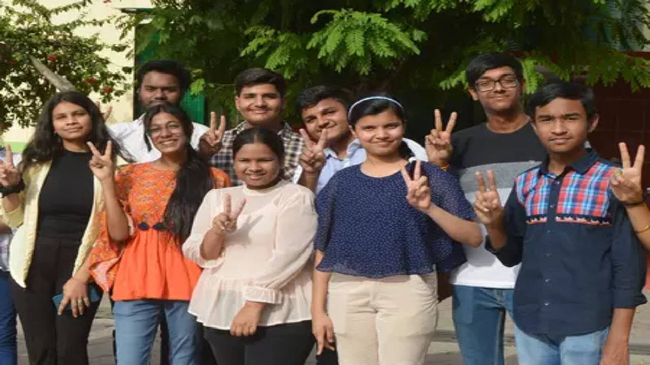 தமிழ்நாடு SSLC, HSE பிளஸ் முடிவுகள் 2025: 10 மற்றும் 11ஆம் வகுப்பு மதிப்பெண் பட்டியலை சரிபார்க்க வேண்டிய இணையதளங்கள்