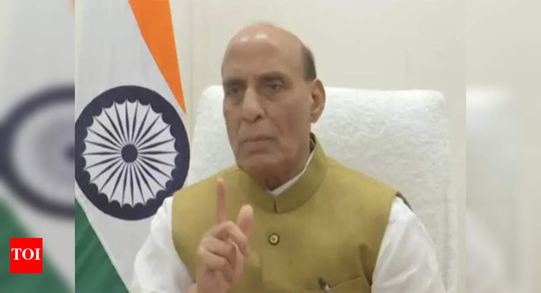 Rajnath calls Pak 'beggar with bombs', seeks global oversight of its nukes
