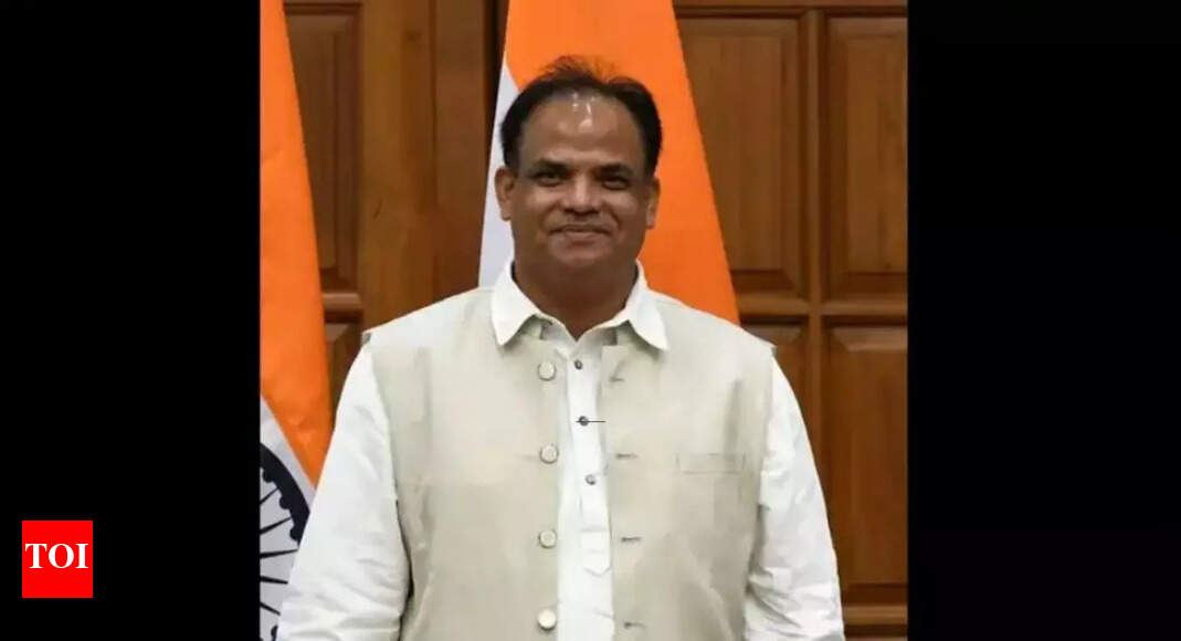 ट्रेड यूनियन के पूर्व मंत्री जॉन बारला टीएमसी से जुड़ते हैं, का कहना है कि बीजेपी ने जनजातियों को विकसित करने के प्रयासों को अवरुद्ध कर दिया है भारत समाचार