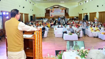 सीएम धामी से मिले जुवाक, मैकिल मॉल के प्रतिनिधियों ने दिया; प्रोत्साहन की घोषणा करें