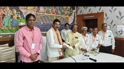 Guv bats for city devpt for a developed nation