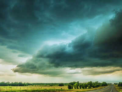 Delhi NCR weather: Yellow alert issued for dust storms, light rain, and thunderstorms