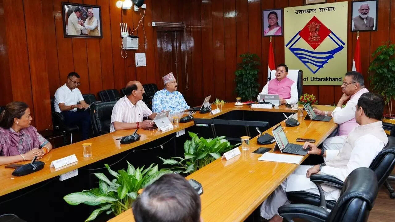 धामी मंत्रिमंडल बैठक में बड़ा ऐलान, 10 साल पूरे करने वाले उपनल कर्मचारियों को मिलेगा सीधा लाभ.. 3 धामी मंत्रिमंडल बैठक 15 jan 2026