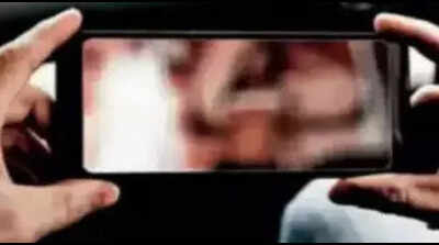 Driver booked for blackmailing bizman