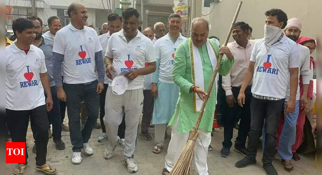 Rewari Officials Transferred for Skipping Cleanliness Drive