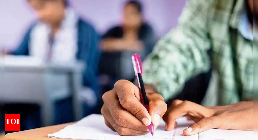 Addicted to reels, Gujarat student breaks hand to skip exams