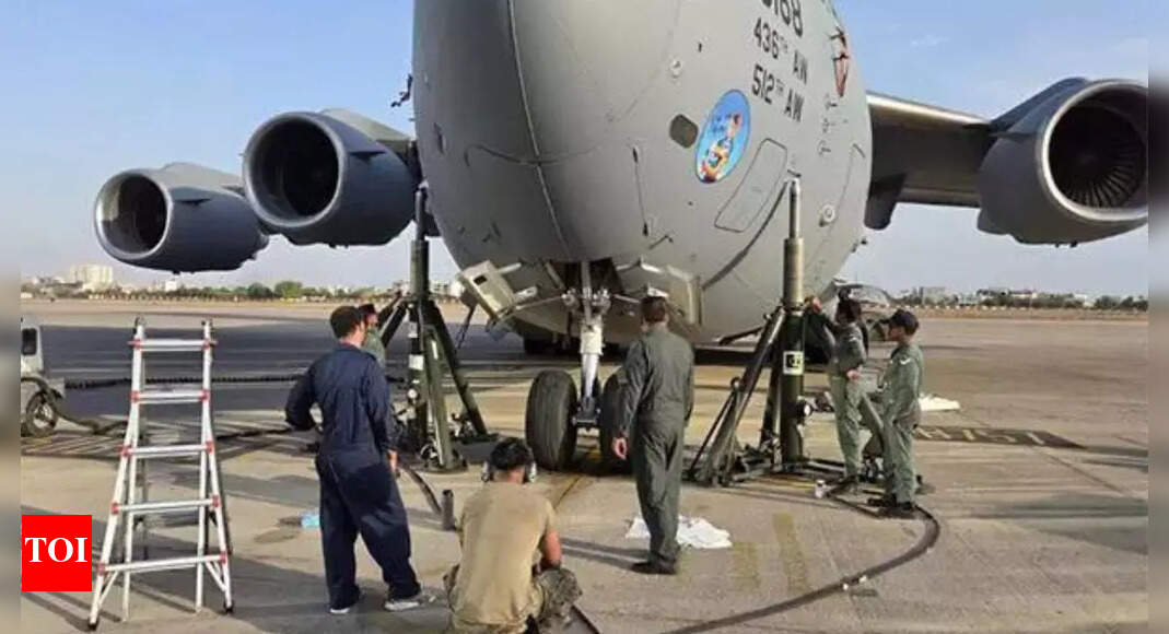 Indian and US Air Forces team up to fix US C-17 aircraft at Jaipur airbase