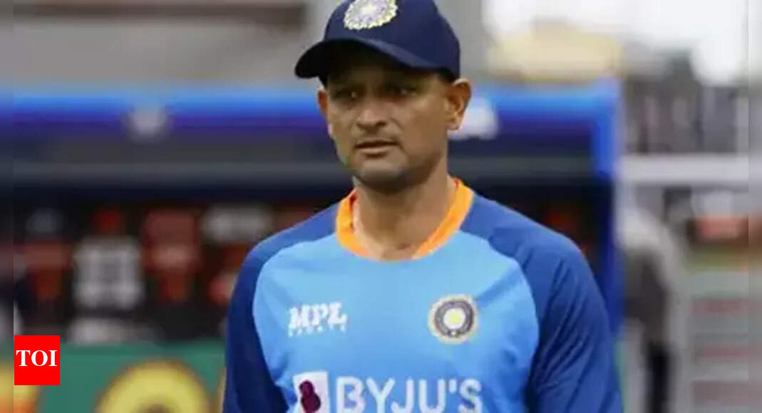 हिष्टिकेश कनितकर इंग्लैंड में भारत के मुख्य कोच बनने के लिए