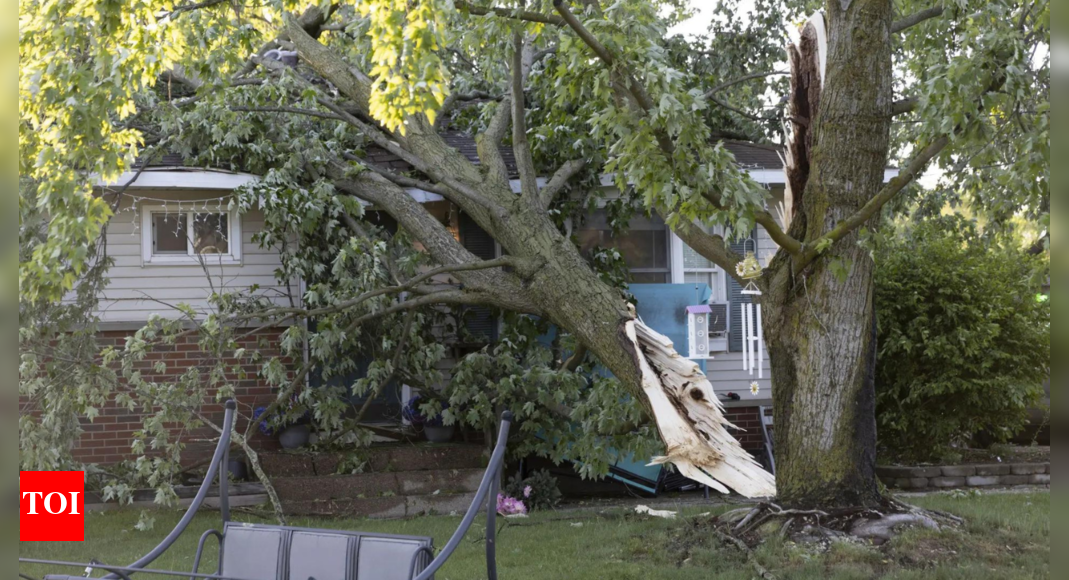 Severe weather, including possible tornado, leaves at least 14 dead in Kentucky; 7 dead in Missouri