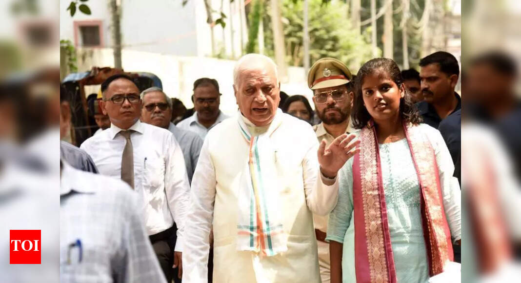 Guv orders crackdown on ‘criminal elements’ at PU | Patna News - Times ...