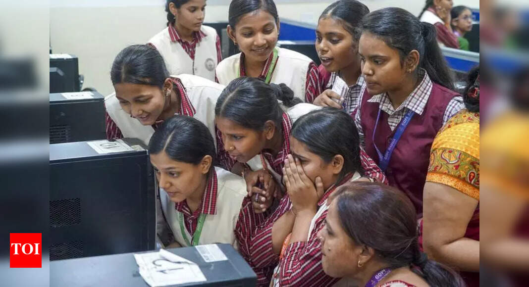 Exam Deadline Extended, Teachers Face Scrutiny for Evaluation