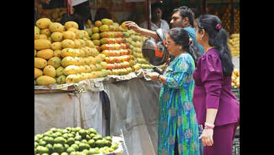 Mango market moves on in Bengaluru, but traders wait for better sales