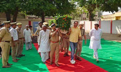 कोपेक, 30 साल का, मर जाता है, अपराधियों को डूबने से बचाने की कोशिश कर रहा है