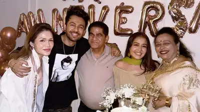 Sonu Kakkar reunites with siblings Neha Kakkar and Tony Kakkar for parents' anniversary celebration after announcing split