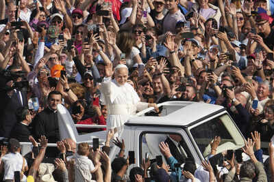 Pope Leo XIV vows to work for unity so Catholic Church becomes a sign of peace in the world