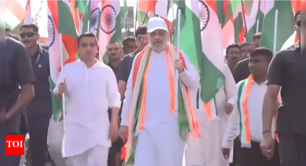 वॉच: अमित शाह ने सशस्त्र बलों के सम्मान में अहमदाबाद में टायरंग जार का प्रमुख, मार्क ऑपरेशन सिंधुर सफलता | भारत समाचार