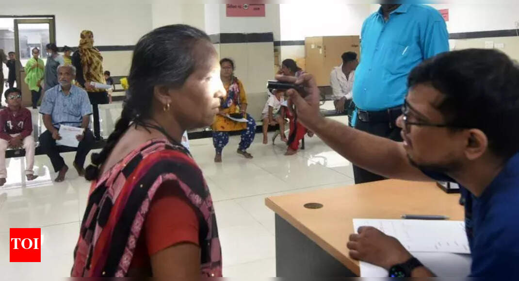 Prayagraj Reports Rise in Eye Allergies and Infections