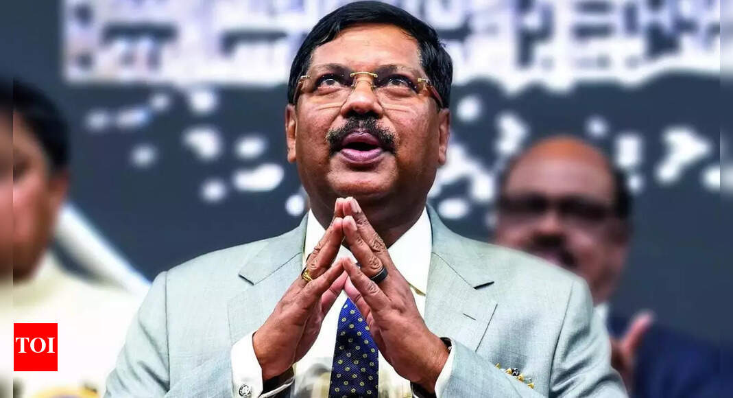 संविधान उच्चतम है, इसके सभी पंख एक साथ काम करना चाहिए: CJI