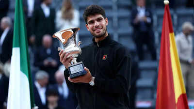 Carlos Alcaraz (Getty Images) Carlos Alcaraz beats Jannik Sinner to win Italian Open in Roland Garros warning