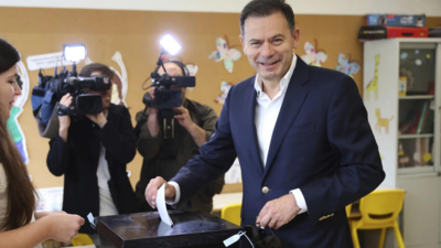 Portugal headed for another minority government after vote won by incumbent center-right party