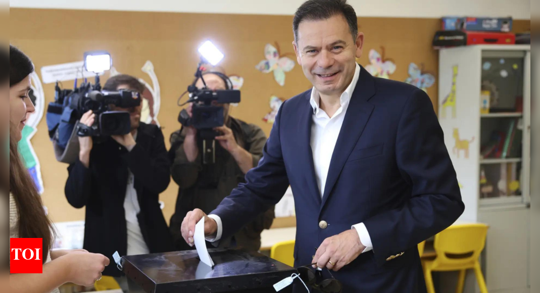 Portugal headed for another minority government after vote won by incumbent center-right party