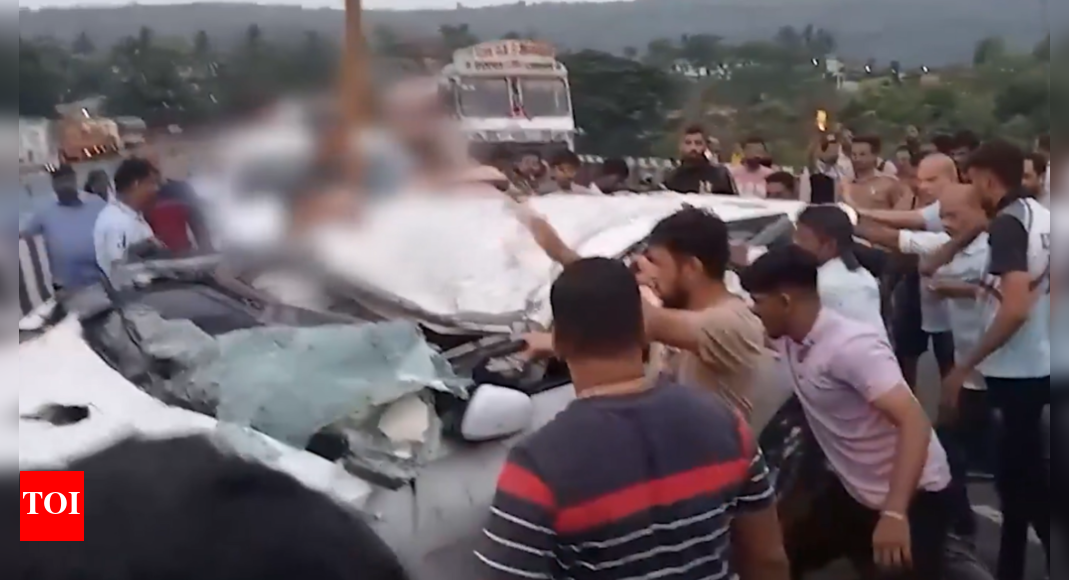 Five Killed, Two Injured in Maharashtra Car Crash
