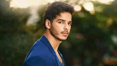 Ishaan Khatter at Mumbai Airport, Khushi Shines in Andheri