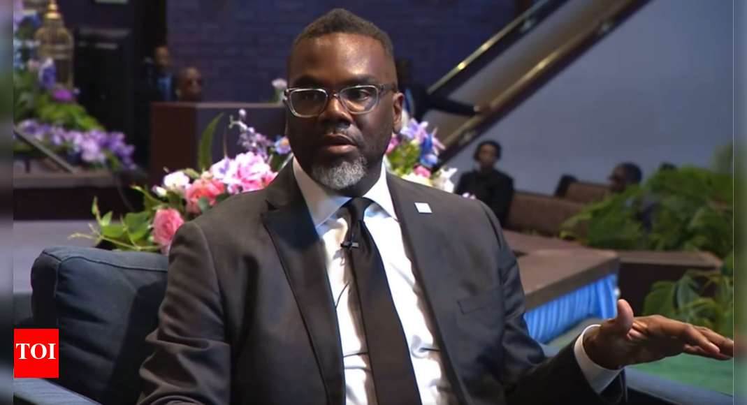 Chicago mayor slammed for ‘only hiring black people’ comment in viral speech