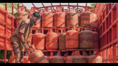 Govt set to pay subsidy for 3 gas cylinders in advance