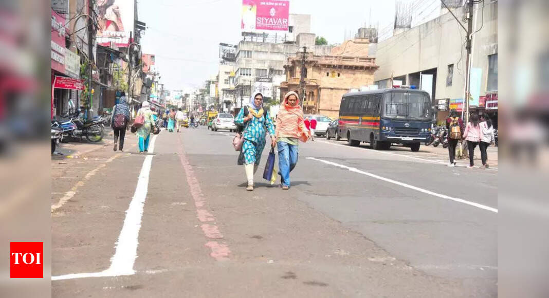 Kolkata's New Market: Parking Returns After Hawker Drive