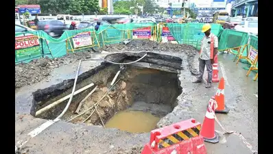 OMR cave-in: Barricades to stay