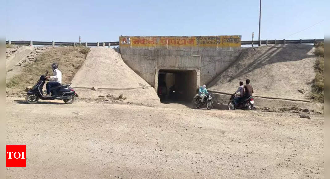 Mahapura Crossing Closure Causes Commuting Challenges