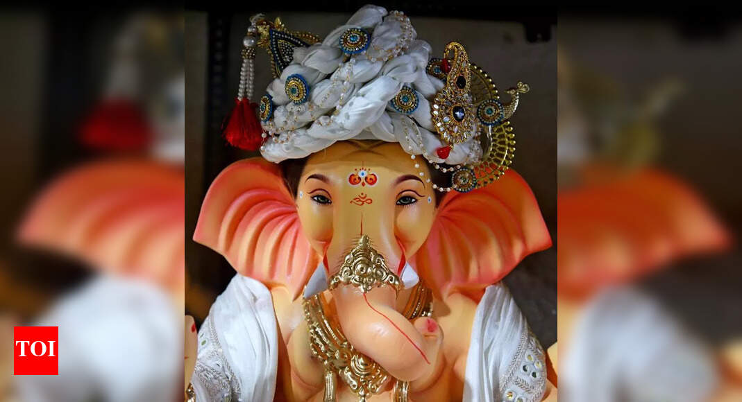 Mumbai Mandals Await HC Ruling on PoP Idol Immersion