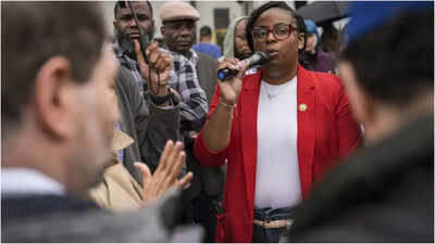  Democratic Rep. LaMonica McIver charged with assault after ICE facility confrontation