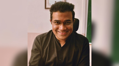 Crick in the neck: Bengalurean blames it on potholes, seeks Rs 50 lakh compensation from BBMP