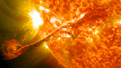 NASA warns! Massive solar storm, blackouts and auroras expected on Earth